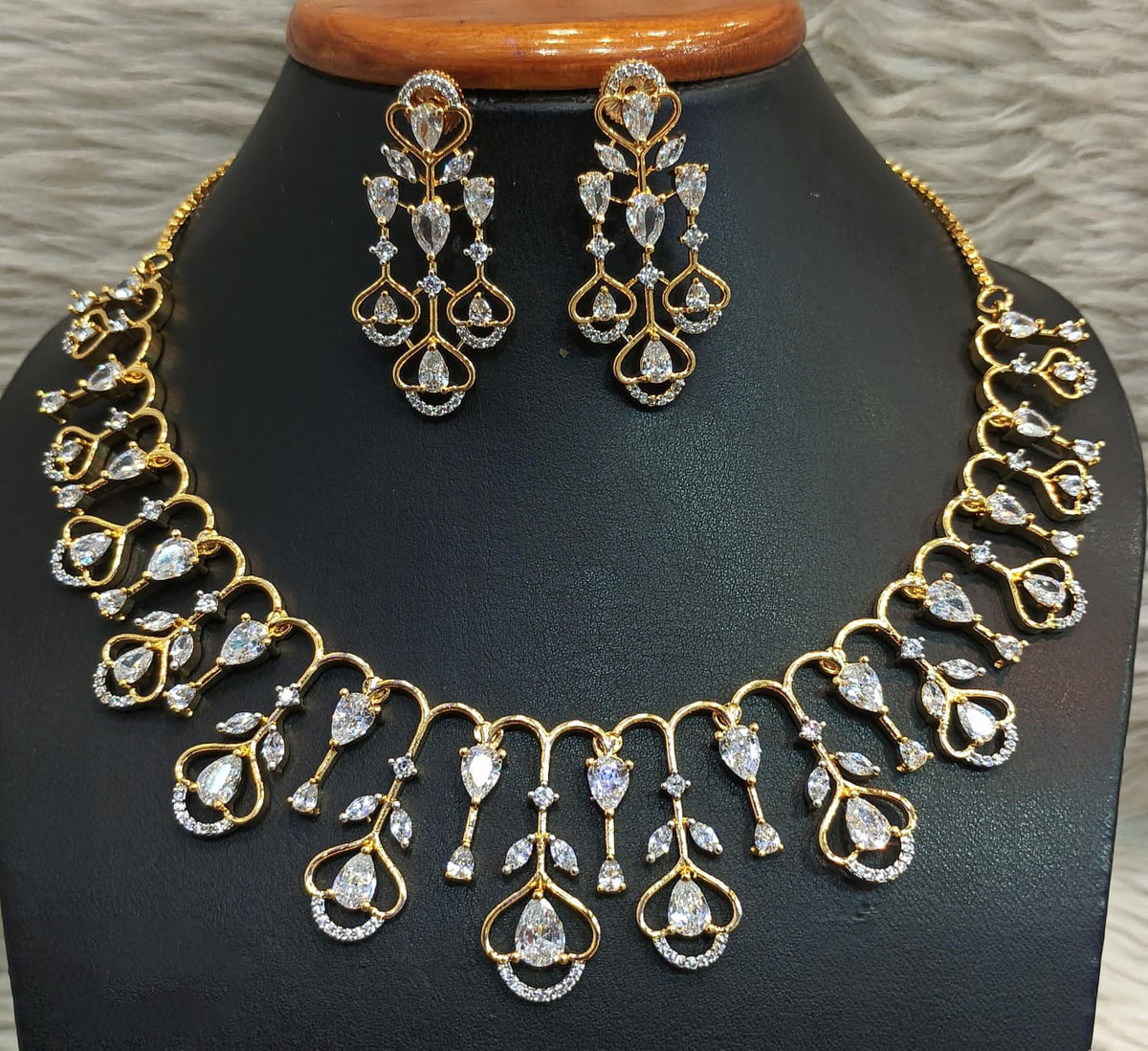 Pear-Shaped Perfection AD Necklace Set Luxurious Intricate Design With Emerald Elegance For Women