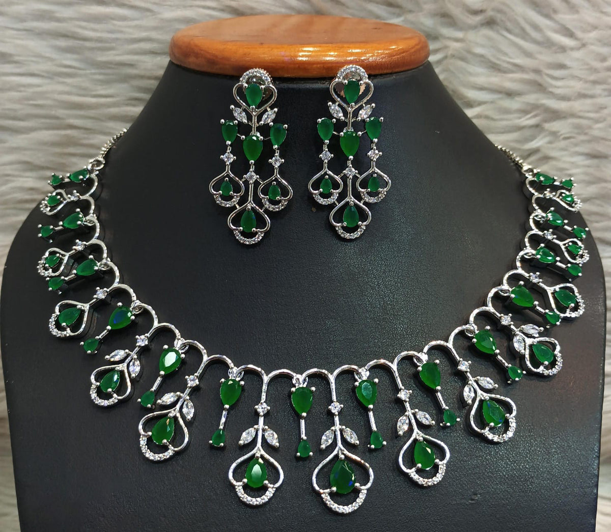 Pear-Shaped Perfection AD Necklace Set Luxurious Intricate Design With Emerald Elegance For Women