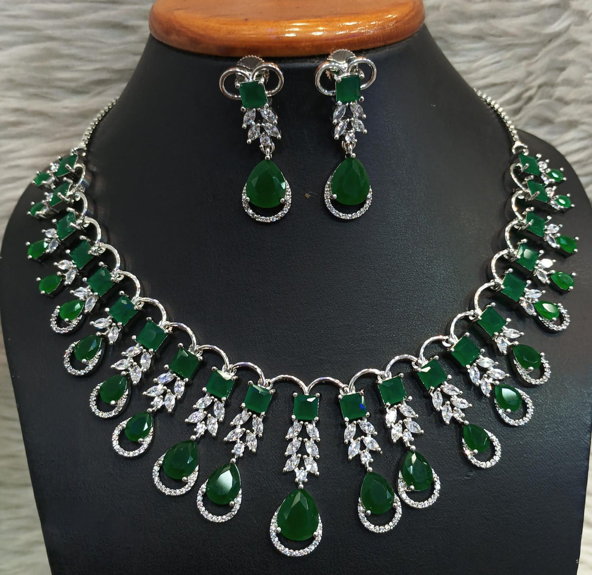 Oval Pear Shaped Indian Necklace Jewelry Set With American Diamond Works For Enhance And Style Up Bridal Look