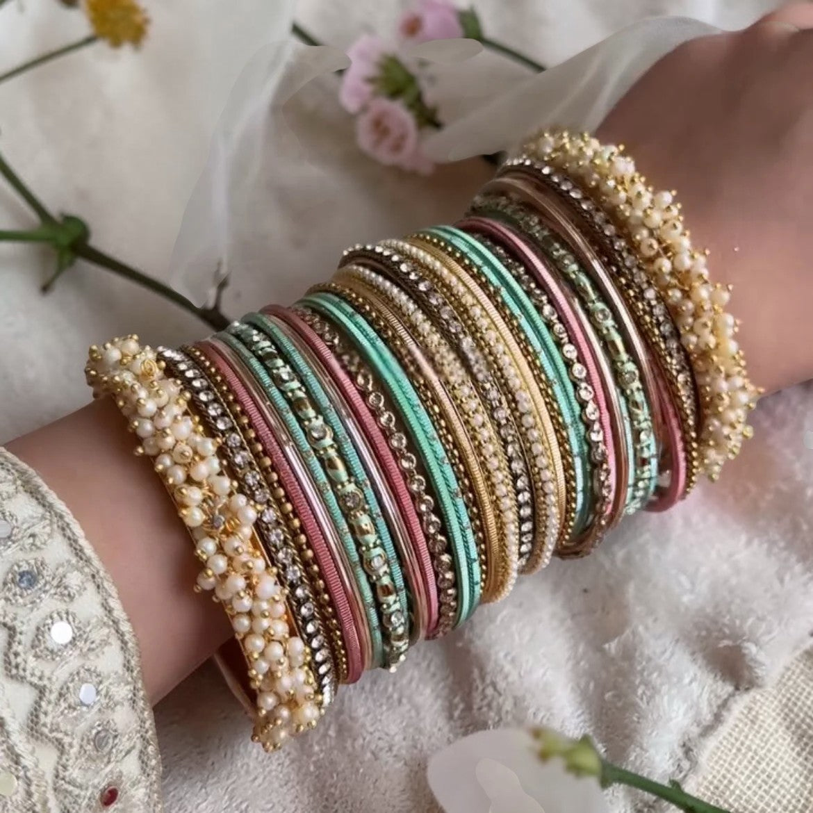 Bridal Stone Bangle Set with Gajra – Mix Colour Traditional Wedding & Festive Chuda Set for Women