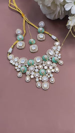 Exquisite Handcrafted Kundan & Polki Necklace Set with Maang Tikka & Earrings – Royal Bridal Grandeur