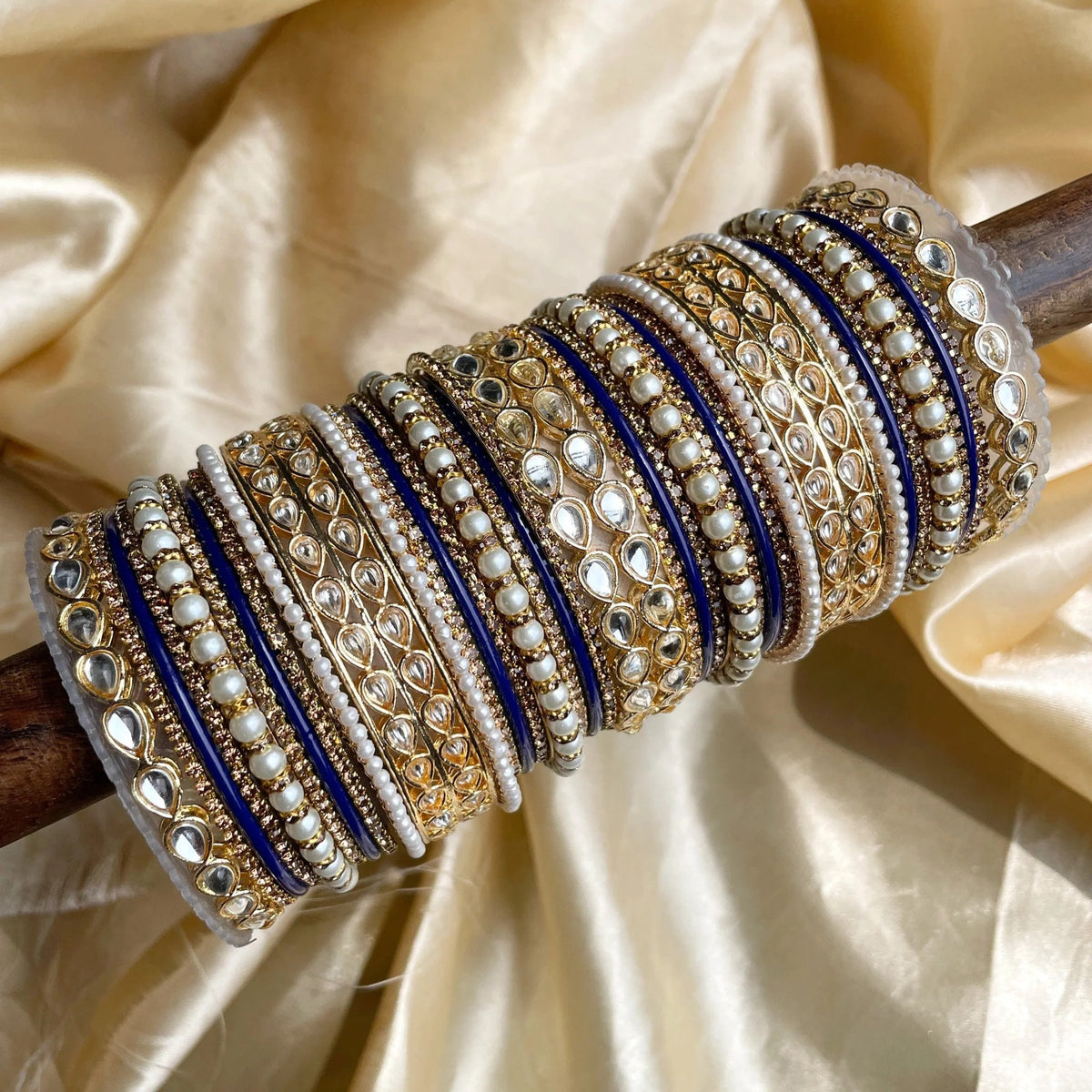 Kundan Pearl and Stone Kada Bangle Set, Indian Bangles Bridal Handmade Kundan Set Silk thread Bangles, Gift Ethnic Traditional Jewelry